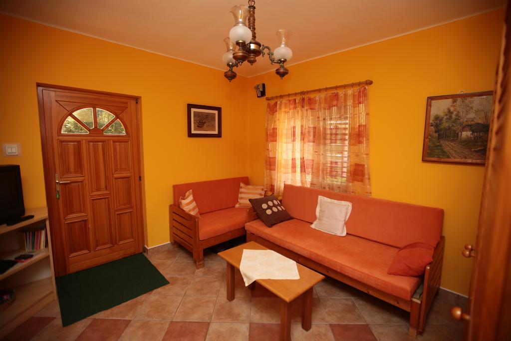 Lonci Apartman Залакарос Екстериор снимка